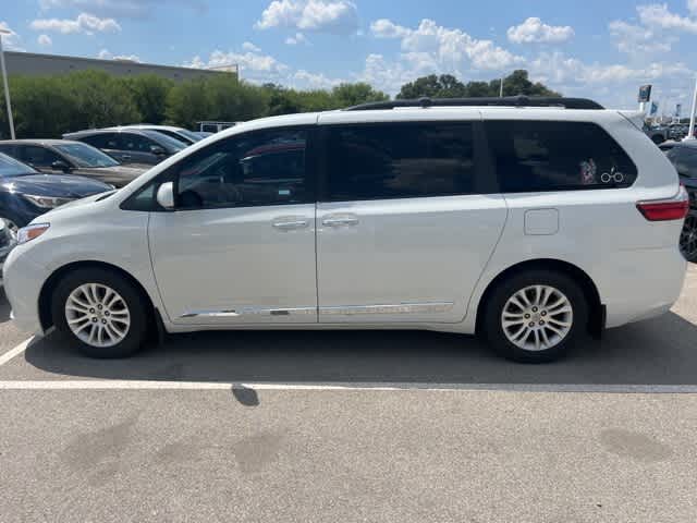Thumbnail: 2015 Toyota Sienna - 2