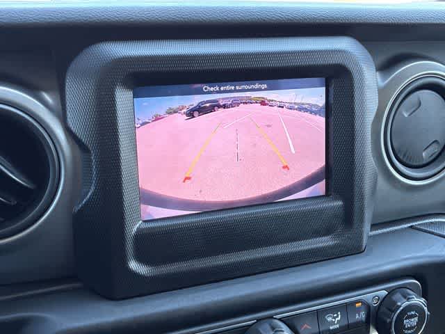 Thumbnail: 2022 Jeep Wrangler - 32