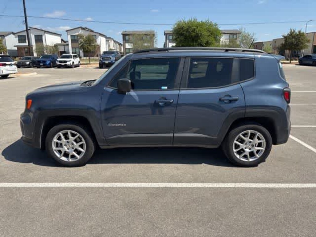 Used 2022 Jeep Renegade Latitude SUV