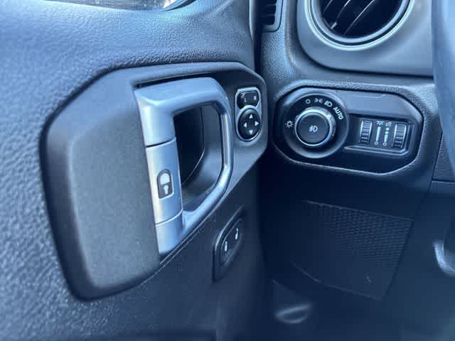 Thumbnail: 2022 Jeep Wrangler - 40