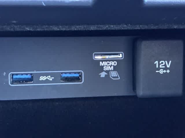 Thumbnail: 2020 Land Rover Range Rover Evoque - 32