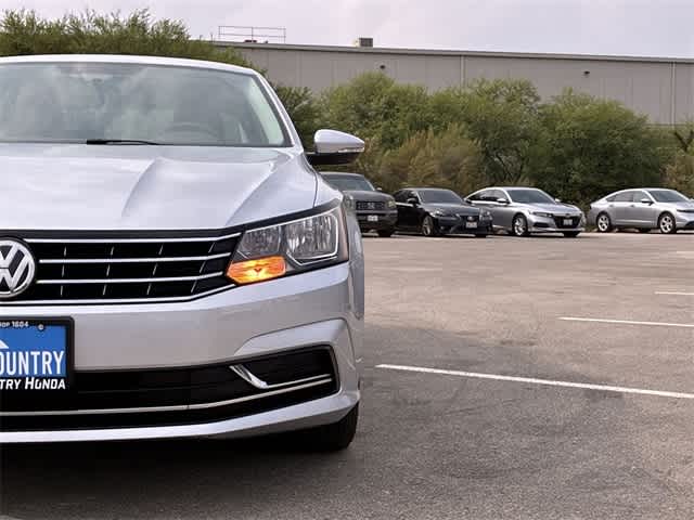 Thumbnail: 2017 Volkswagen Passat - 11