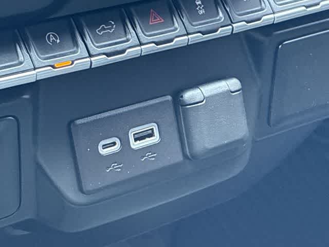 Thumbnail: 2022 Chevrolet Silverado 1500 - 31