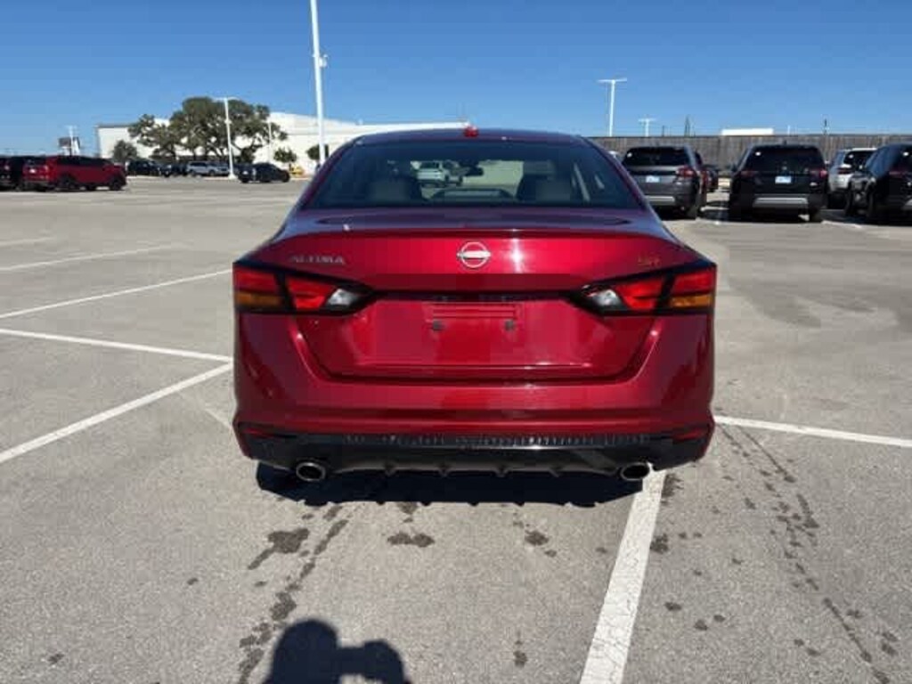 Used 2023 Nissan Altima 2.5 SR Sedan