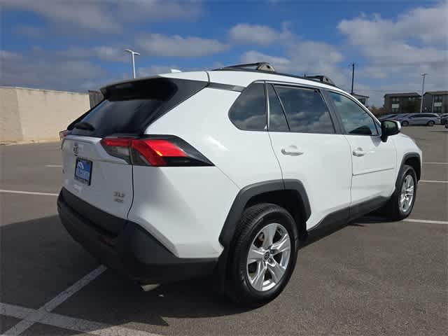 Thumbnail: 2021 Toyota RAV4 - 6