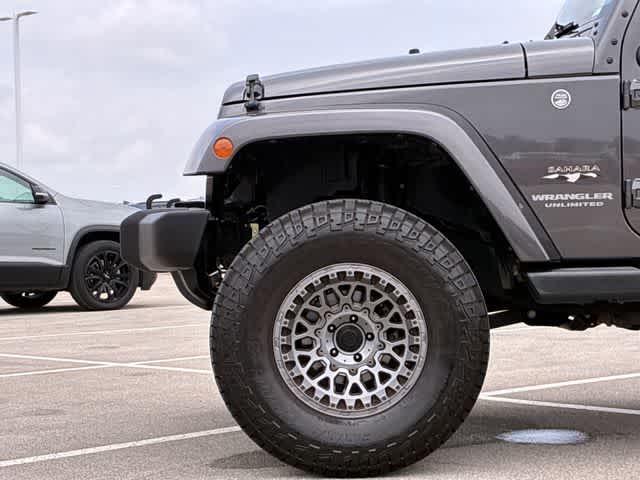Thumbnail: 2016 Jeep Wrangler - 14