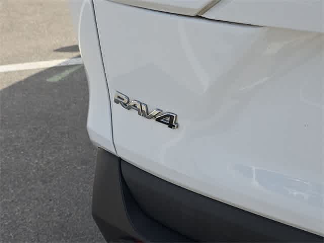 Thumbnail: 2021 Toyota RAV4 - 13