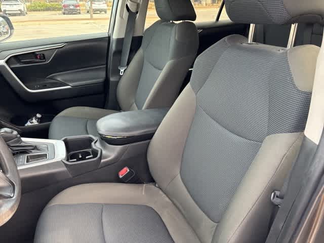 Thumbnail: 2022 Toyota RAV4 - 10