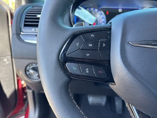 Thumbnail: 2023 Chrysler 300 - 10