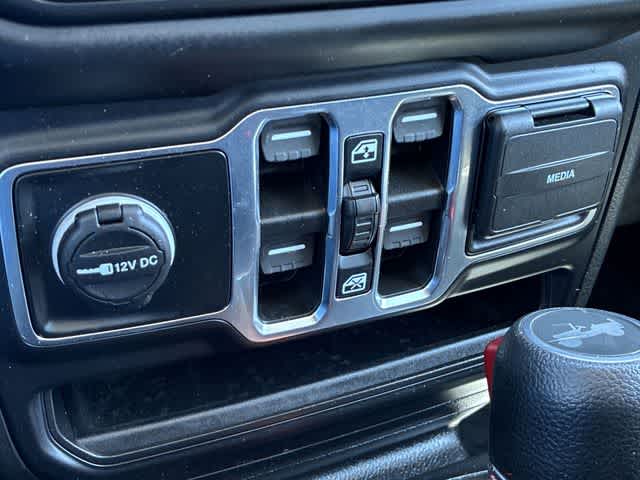 Thumbnail: 2022 Jeep Wrangler - 34