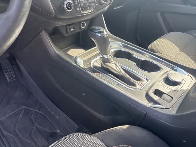 Thumbnail: 2018 Chevrolet Traverse - 16