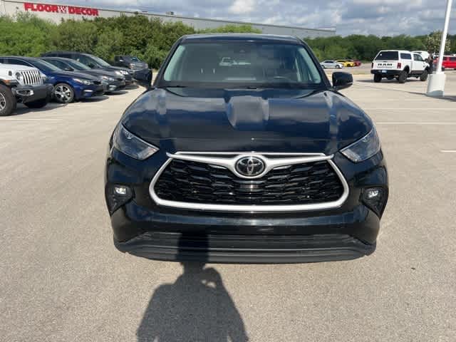Thumbnail: 2023 Toyota Highlander - 8