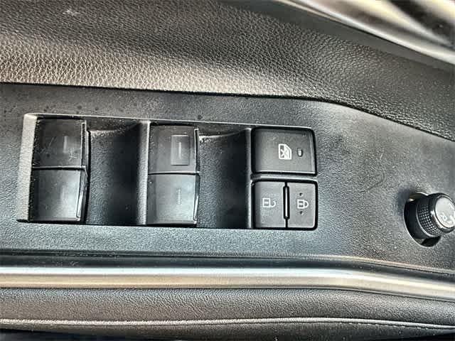 Thumbnail: 2023 Toyota Highlander - 40