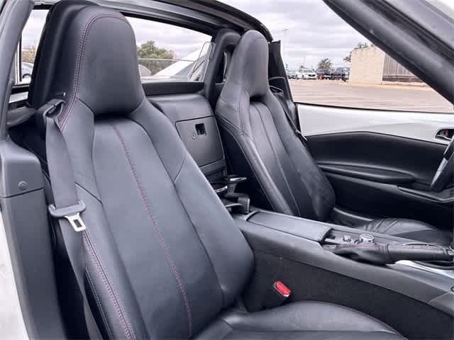 Thumbnail: 2018 Mazda MX-5 Miata - 21