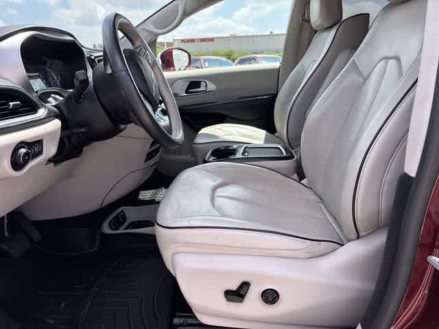 Thumbnail: 2020 Chrysler Pacifica - 18