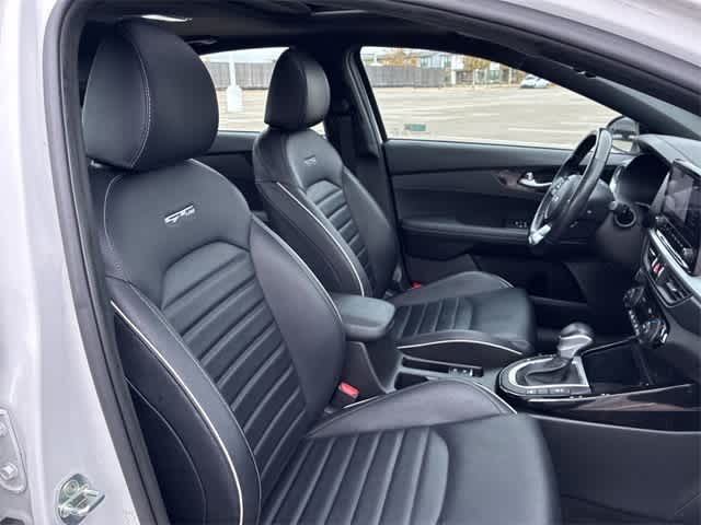 Thumbnail: 2023 Kia Forte - 24