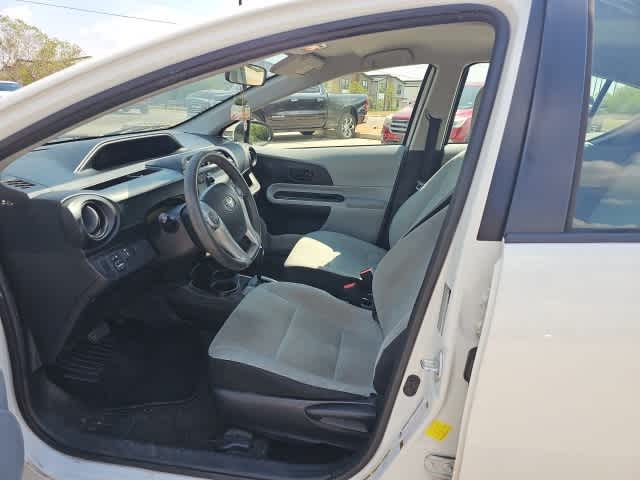 Thumbnail: 2014 Toyota Prius c - 9