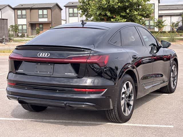 Thumbnail: 2022 Audi e-tron S - 6