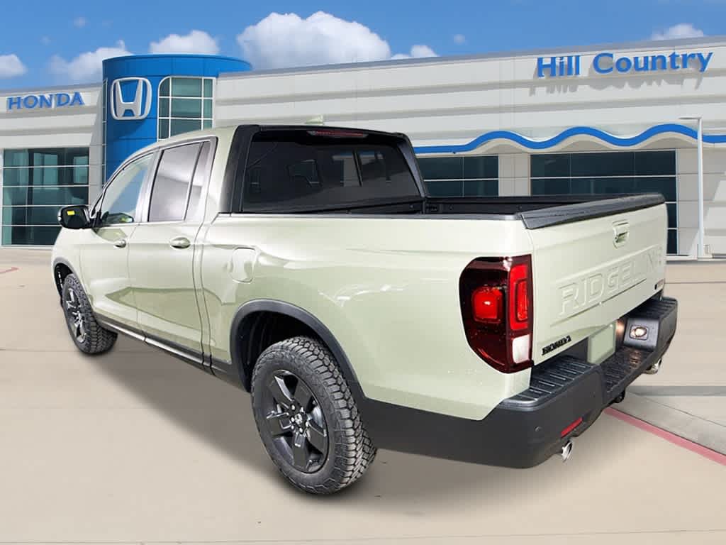 2026 Honda Ridgeline TrailSport photo 2