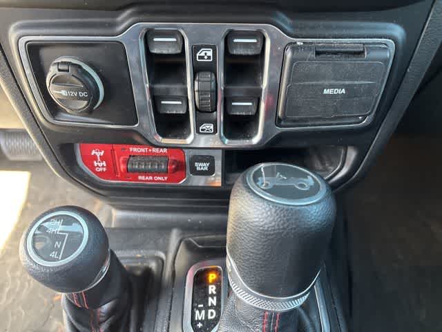 Thumbnail: 2019 Jeep Wrangler - 18