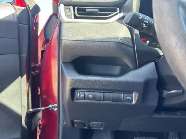 Thumbnail: 2020 Toyota RAV4 - 10