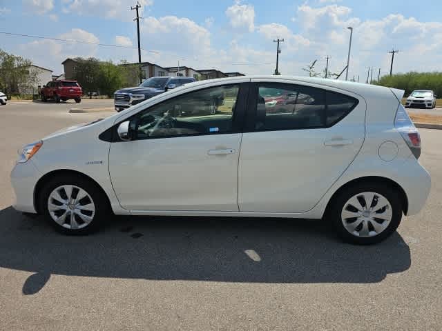 Thumbnail: 2014 Toyota Prius c - 8