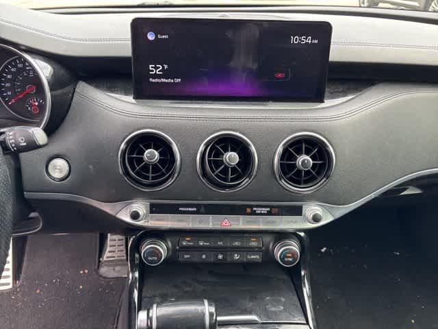 Thumbnail: 2022 Kia Stinger - 17