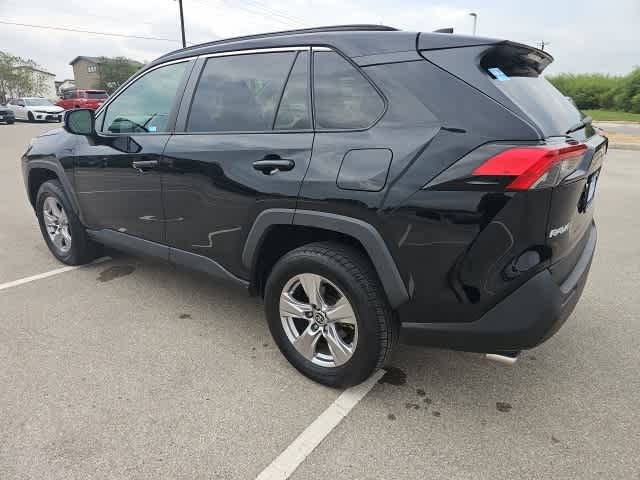 Thumbnail: 2022 Toyota RAV4 - 10