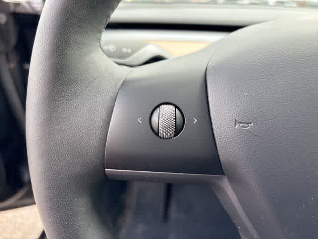 Thumbnail: 2022 Tesla Model 3 - 12