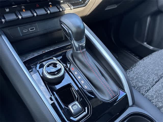 Thumbnail: 2024 Chevrolet Colorado - 33