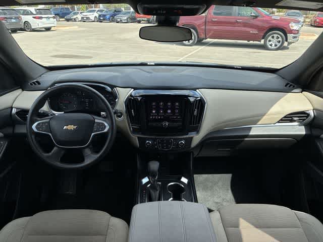 Thumbnail: 2023 Chevrolet Traverse - 16
