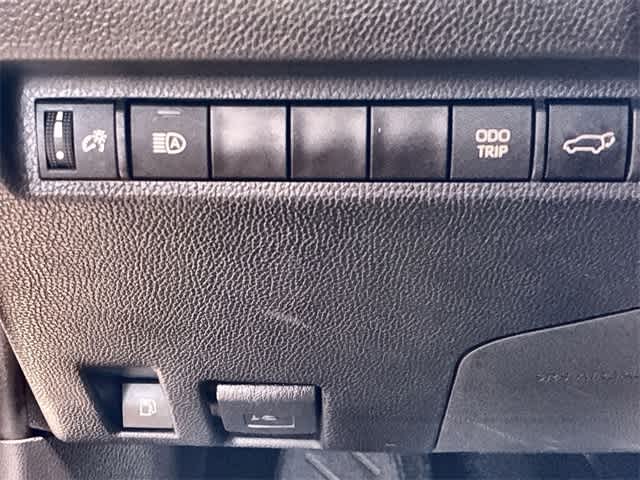 Thumbnail: 2023 Toyota RAV4 - 41