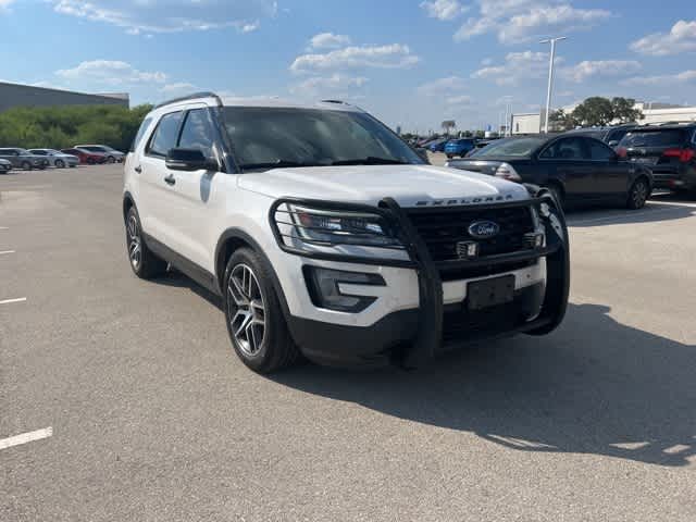 Thumbnail: 2017 Ford Explorer - 7