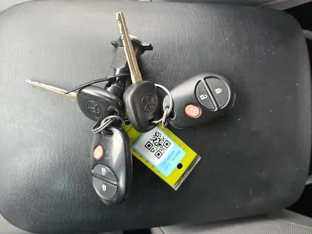 Thumbnail: 2012 Toyota Tacoma - 24