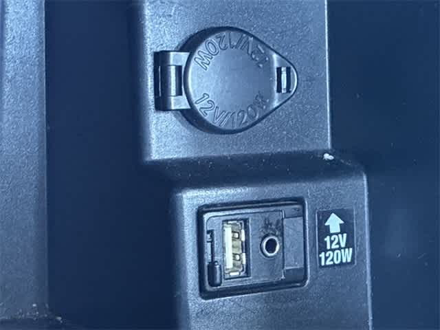 Thumbnail: 2014 Toyota Camry - 32