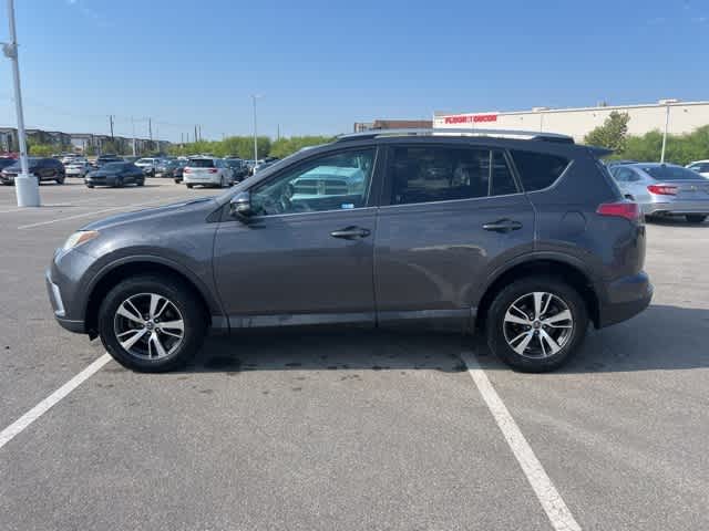 2016 Toyota RAV4 XLE photo 2