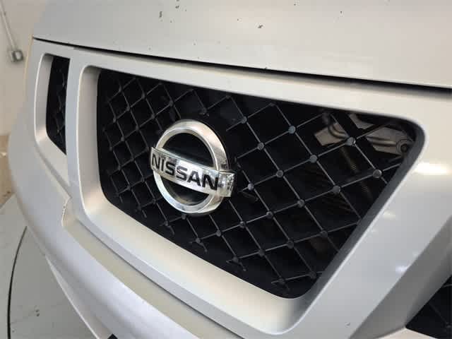 2011 Nissan Armada SV 12