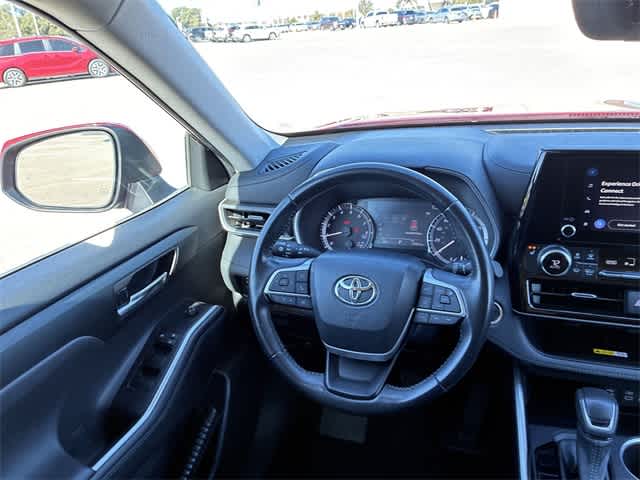 Thumbnail: 2023 Toyota Highlander - 25