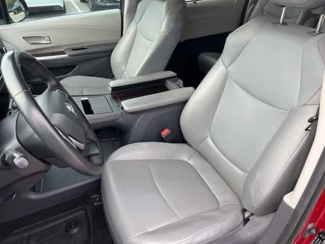 Thumbnail: 2021 Toyota Sienna - 22