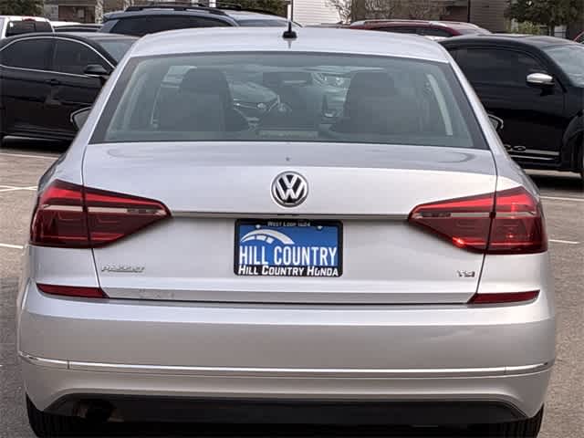 Thumbnail: 2017 Volkswagen Passat - 5