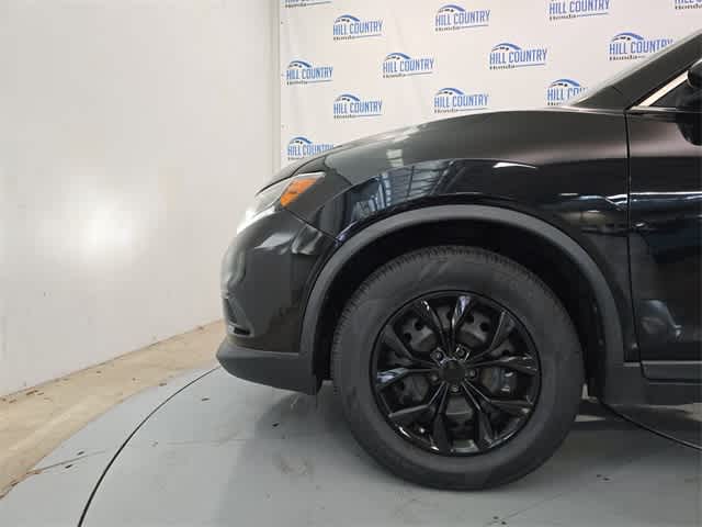 Thumbnail: 2015 Nissan Rogue - 14