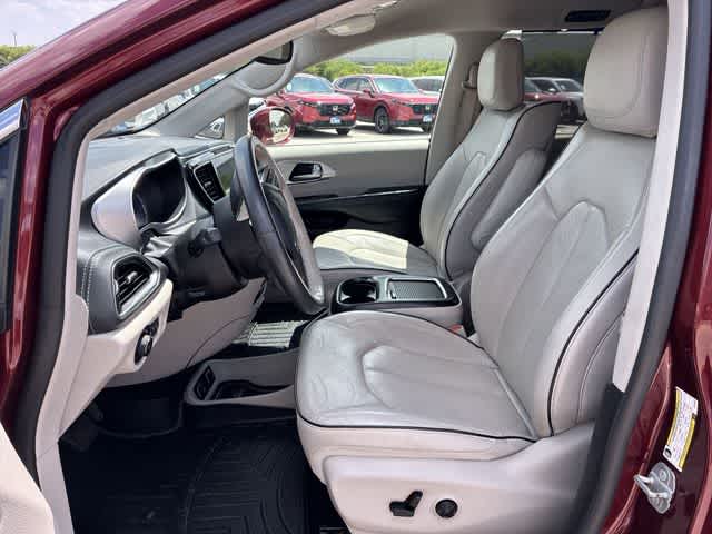 Thumbnail: 2020 Chrysler Pacifica - 17