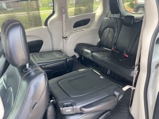2018 Chrysler Pacifica Touring L 19