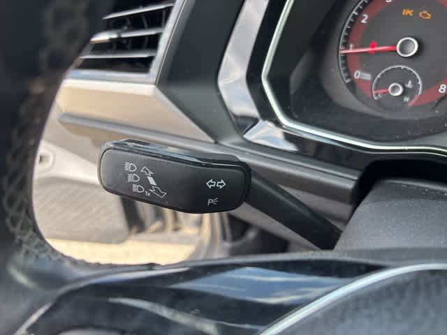 Thumbnail: 2019 Volkswagen Jetta - 15