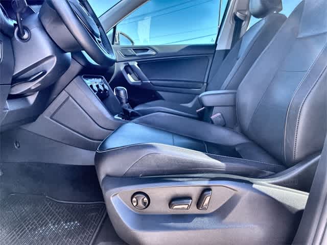 Thumbnail: 2020 Volkswagen Tiguan - 18