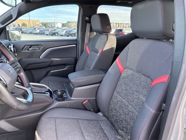 Thumbnail: 2024 Chevrolet Colorado - 17