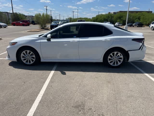 2021 Toyota Camry LE photo 2