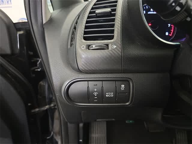 Thumbnail: 2015 Kia Forte - 38