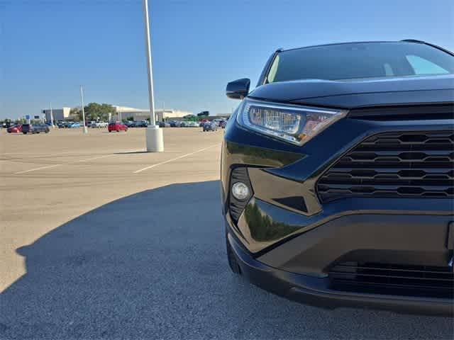 2021 Toyota RAV4 XLE 10