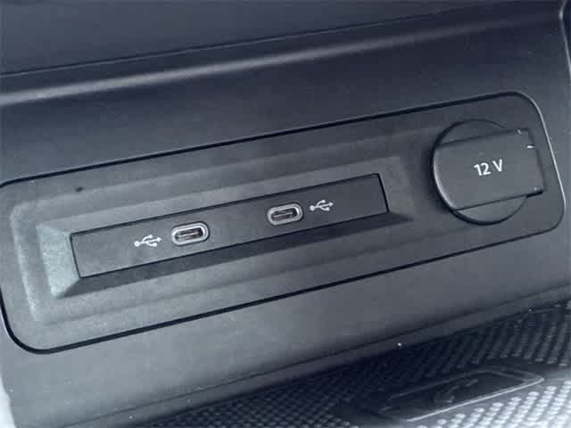 Thumbnail: 2022 Volkswagen Atlas - 32